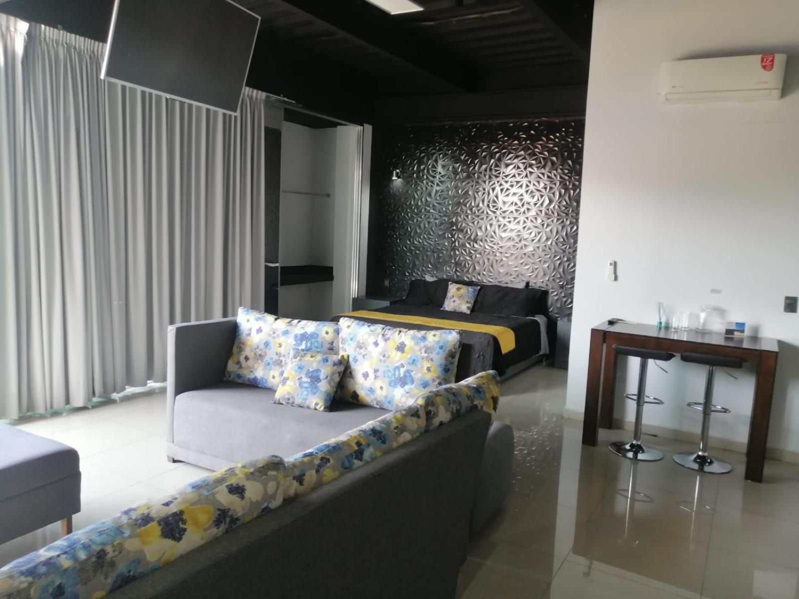 Suites La Gloria Alojamiento Independiente Tepatitlan de Morelos Bagian luar foto